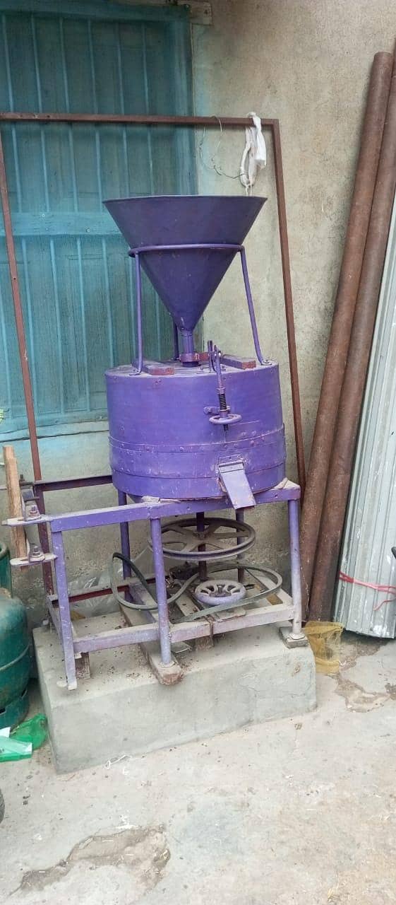 آٹا چکی مشین 1