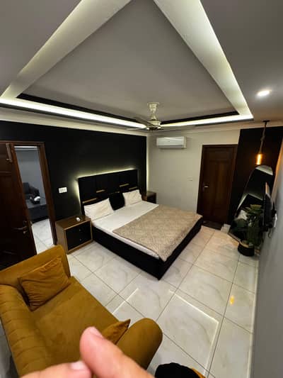 1 bed Luxury apartments for short stay like 3 to 4 hours rent In bahria Town Lahore