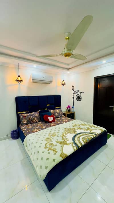 1 bed Luxury apartments for short stay like 3 to 4 hours rent In bahria Town Lahore