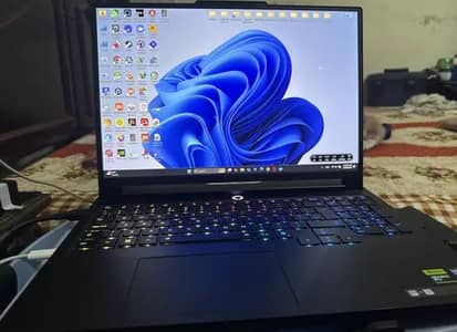 Lenovo Legion Pro 7 16IAX10H RTX 5090 Core Ultra 9 275HX OLED