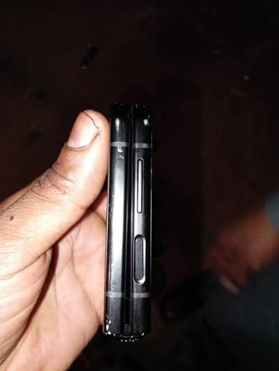 Samsung filp 3 8 128gb all OK but small dot