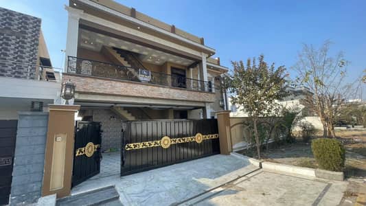 I SELL 1 KANAL HOUSE IN GRAND AVENUE LAHORE