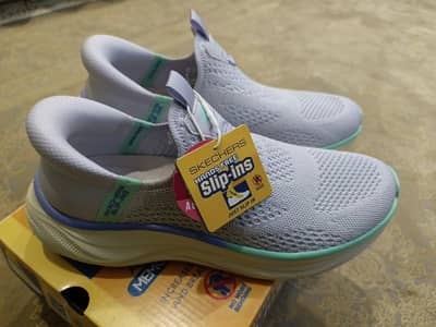 Brand New Original Skechers Slip-ins Women Shoes - Size 8