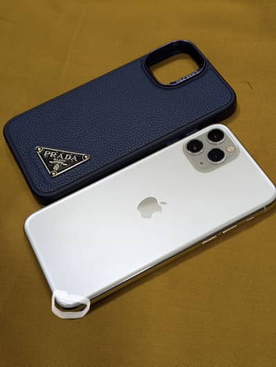 11 pro 256 white color lush condition