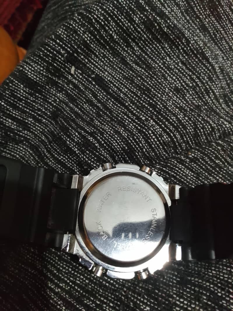 گھڑی فروخت کے لیے 3