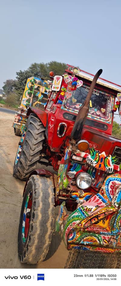 Roosi tracter with 22feet traali