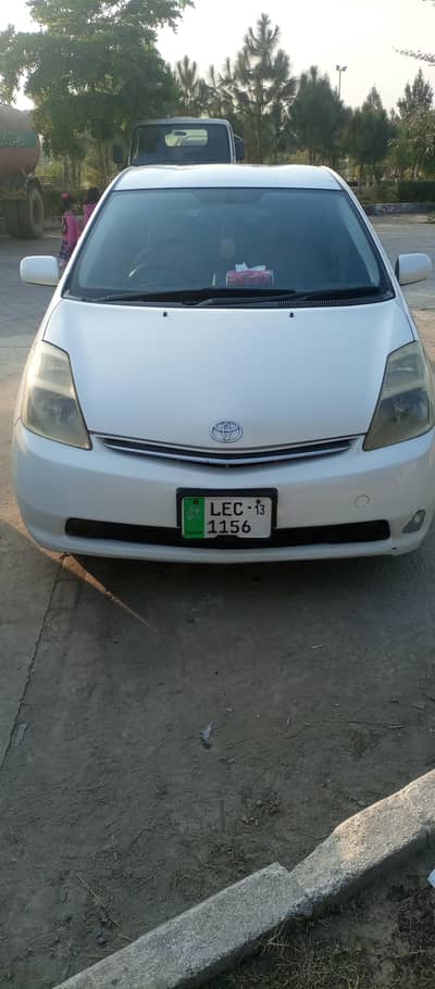 Toyota Prius S 2007, pearl white color, gen. 2 the best and reliable