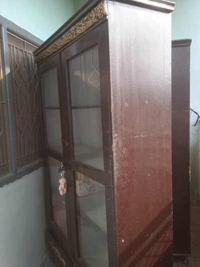 Selling used showcase