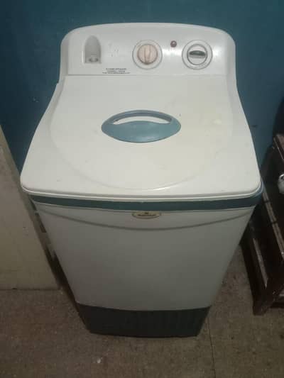 Washing machine in working and good condition