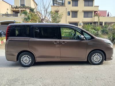 Toyota noah 2013/2017