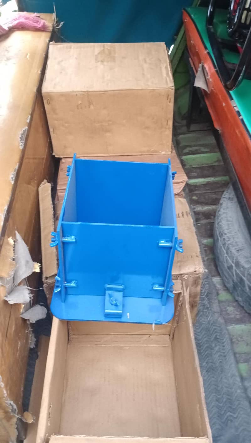 CUBE MOLD FOR CONCRETE 2