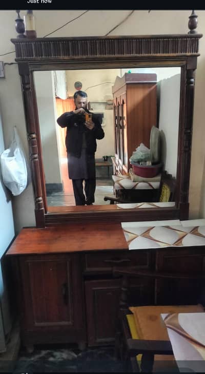 Showcase and dressing table