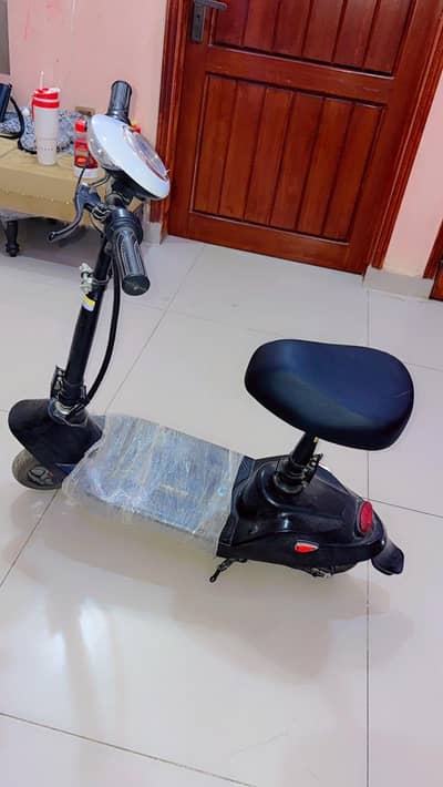 scouty with baby prem