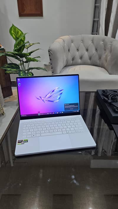 Gaming laptop ASUS ROG Zephyrus  Ryzen 9  RTX 5060 8GB 3K Oled