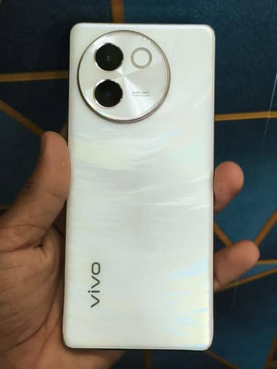 vivo v30 e mobile 12/256/gp urgent sale no open no repair