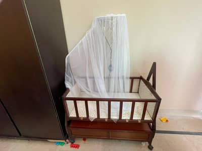 baby cot