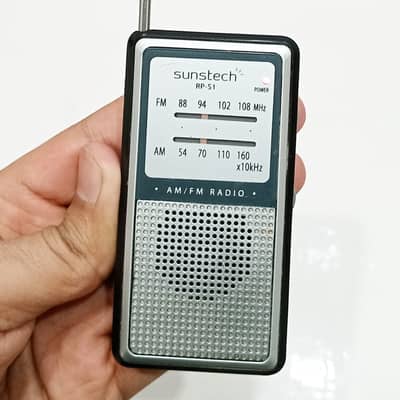 Sunstech RPS1 Mini Pocket AM/FM Radio with Built-In Speaker