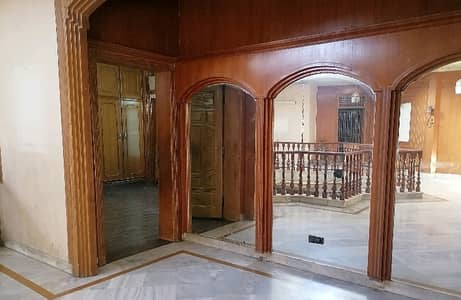 Centrally Located House Available In Model Town For sale