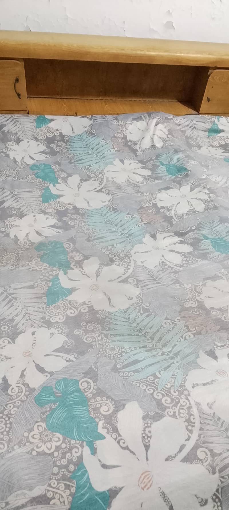 Bed & Dressing Table 0