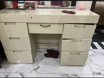 6000 dresing table