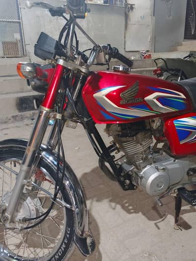 honda CG-125 Red colour 2021 Model and 2023 Registration