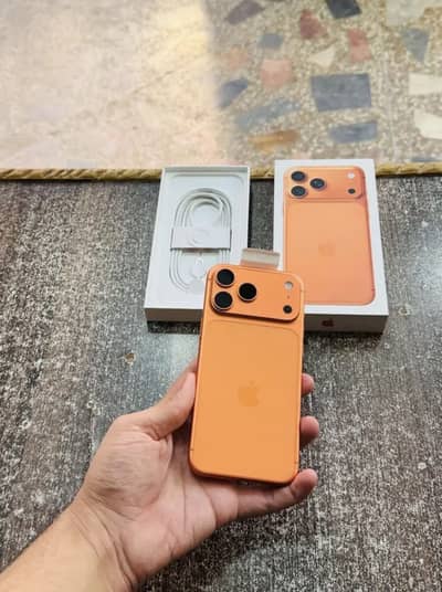 IPHONE 17 PRO MAX COSMIC ORANGE