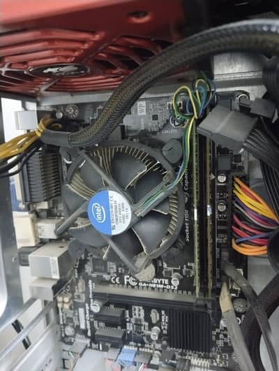 i7 4790k 4.4 GHz. 16gb ram. 120gb ssd