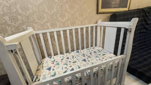 Coat kids bed with wheels