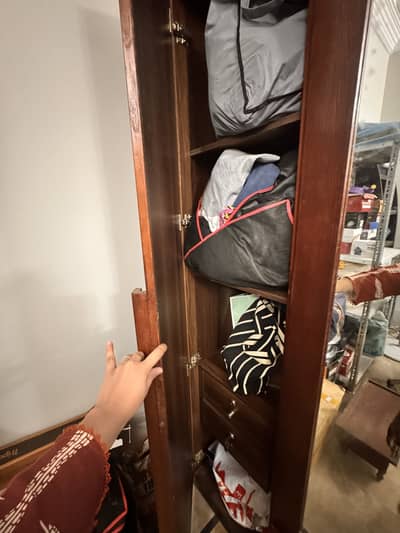 3 Door wardrobes very very good condition,