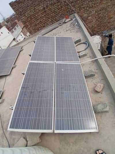 Tesla 4 Solar panels 160Watt - with Solar Stands