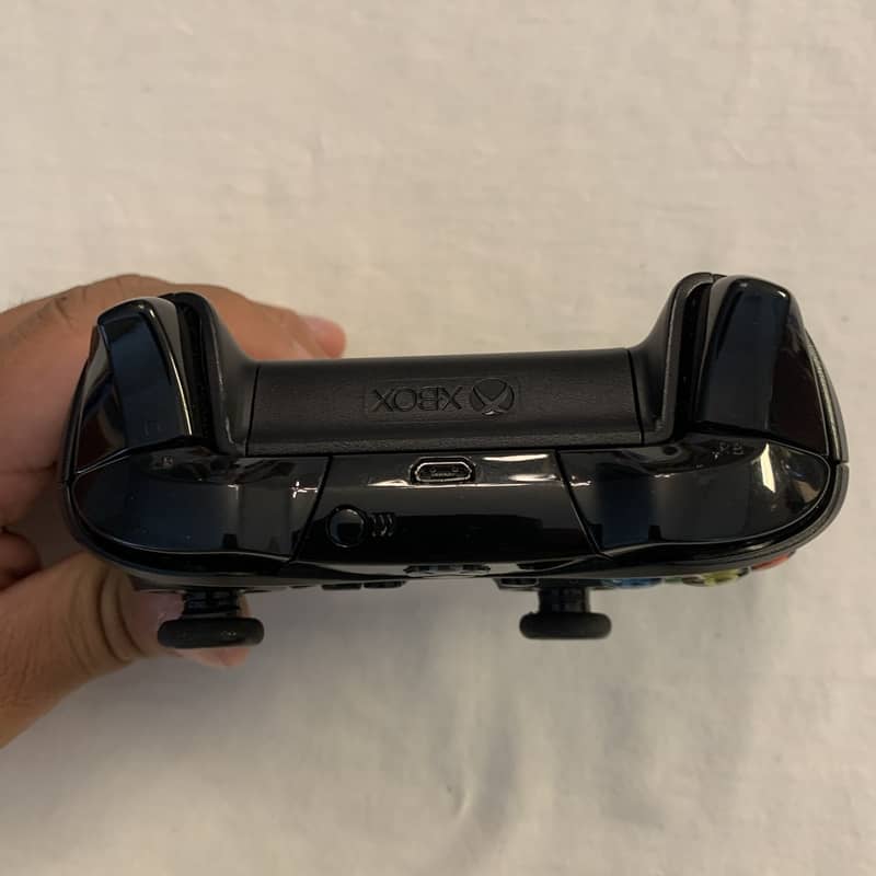 XBOX ONE Controller (1697) 2