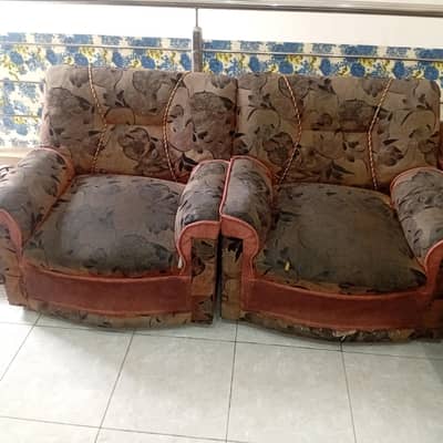 5 sitter sofa for sale in good  condition
