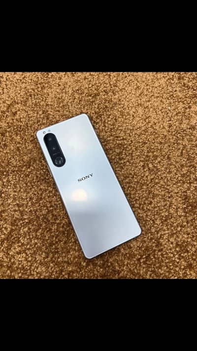 Experia 5 mark 3 titanium . single side line