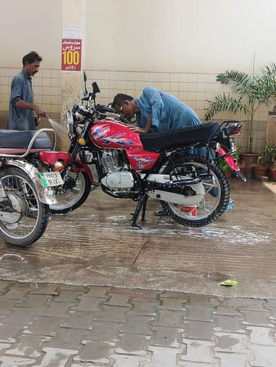 Suzuki GS 150 SE Neat and Clean