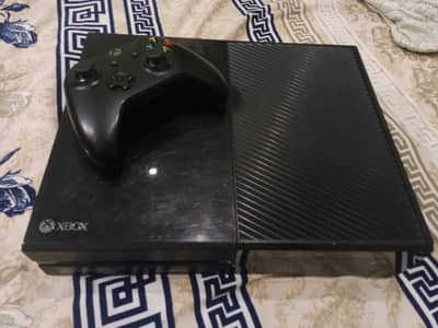 Xbox one 500GB with original cable and wireless controller with