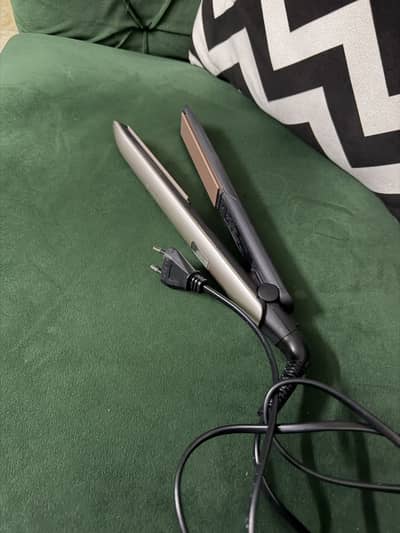 Selling Remington brand new straigtner