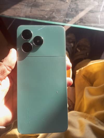 realme c51 4 64 chota sa dot hy baqi all ok hy koi fault nhi