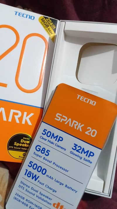 Tecno spark 20