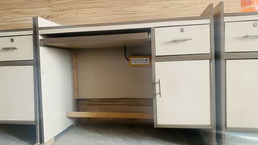 Individual Work stations for office use