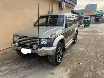 Mitsubishi pajero 1993 model