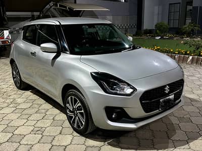 SWIFT GLX Model 2025 only 2000. KM driven brand new like zero meter
