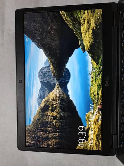  Dell Latitude 5490 – i5 8th Gen (Excellent Condition)