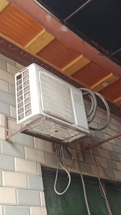 Dawlance ac sprit  condition