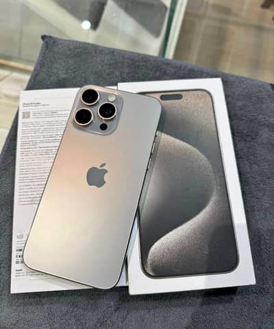 iPhone 15 Pro Max 256Gb 100 Health 10/10 condition like new