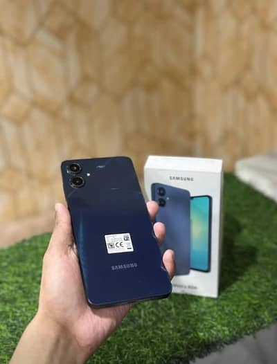 Samsung Galaxy A06 4GB 128GB camplte box camplte warranty like new