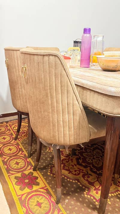 dinning table with six chair