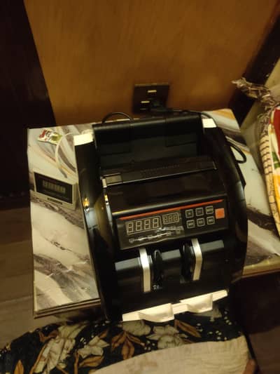 Cash counting machine with Fake Note Detection
