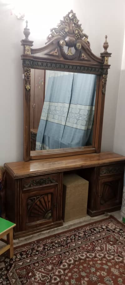 Classical heavey solid wood dresser