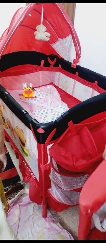 Ace baby cot and play pan with changing station