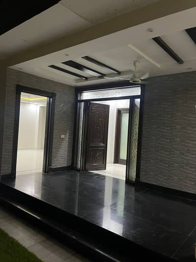 1 kanal House for family silent office